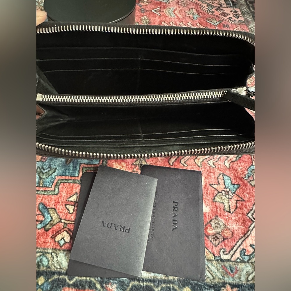 Prada (+ authenticity card) Black Leather Wallet with Box COA - Picture 6 of 6